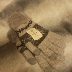 Sherpa Lined Snowflake Gloves Gray NWT